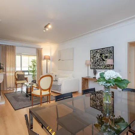 Beguest Charm Кашкайш