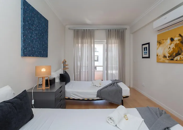 Beguest Charm * Cascais