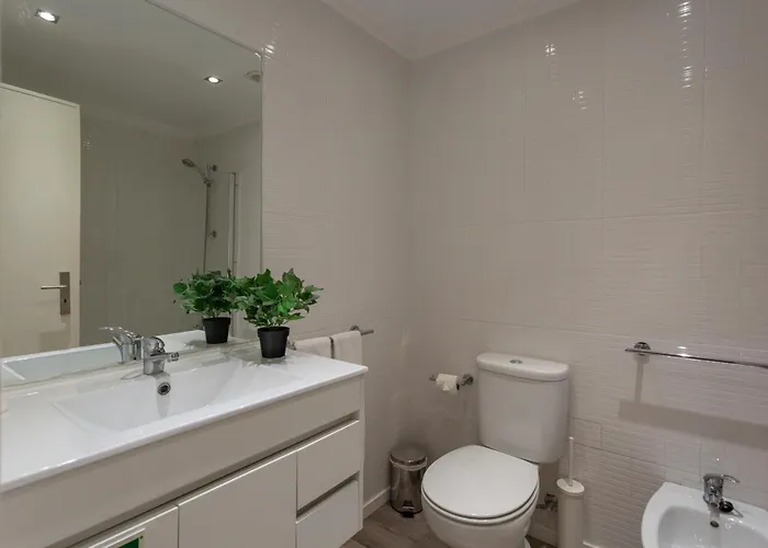 Beguest Charm * Cascais