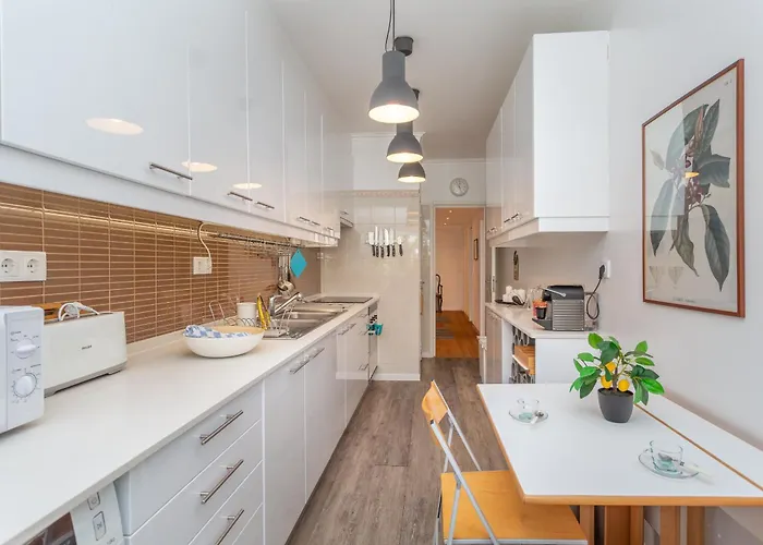 Beguest Charm Cascais