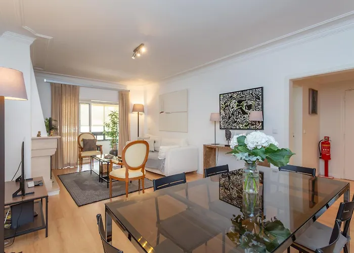 Beguest Charm Cascais